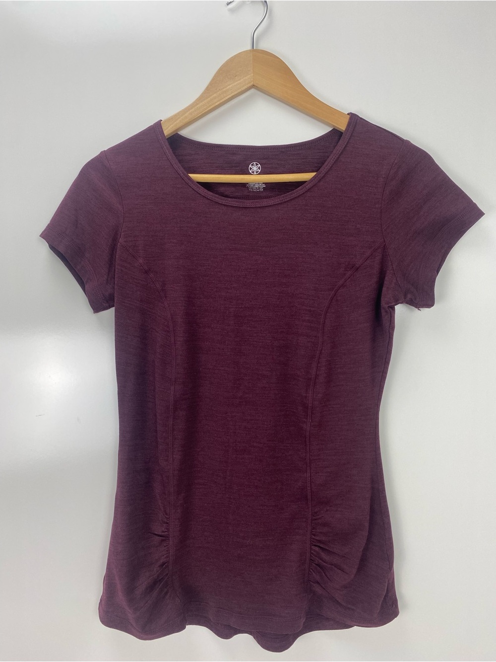 GAIAM Short Sleeve Scoop Neck Top in Plum